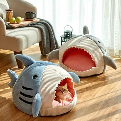 Enclosed Warm Shark Cat Bed